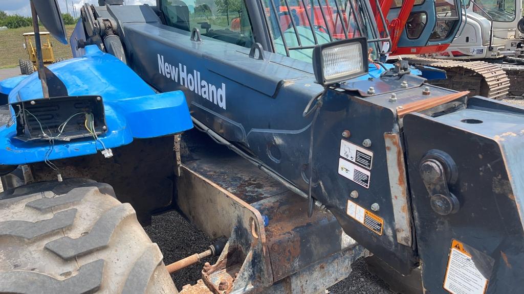 NEW HOLLAND LM435 TELEHANDLER 4WD