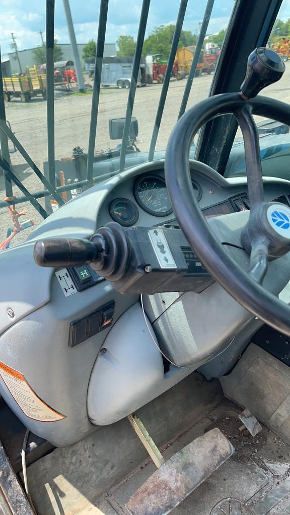 NEW HOLLAND LM435 TELEHANDLER 4WD