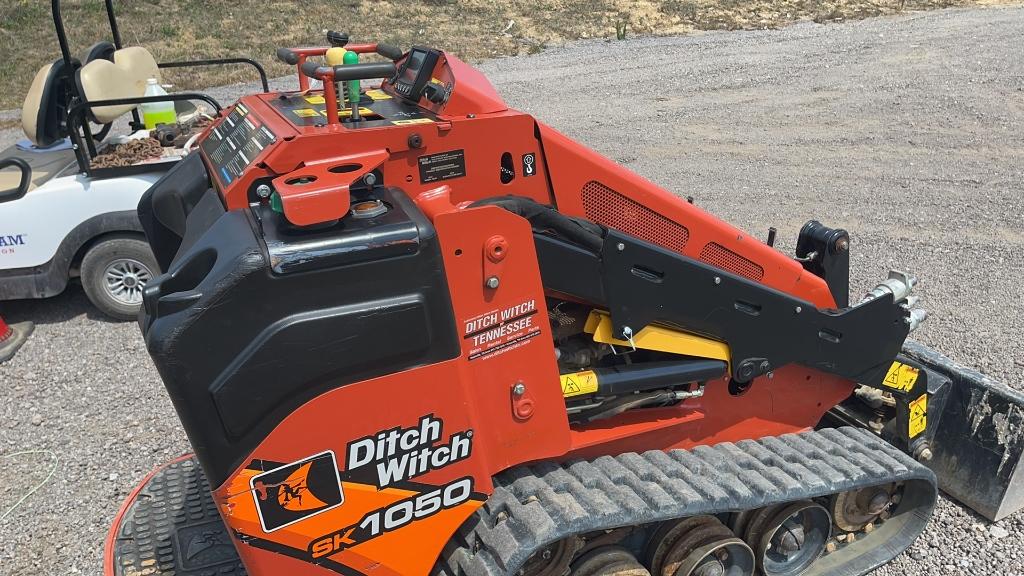 2017 DITCH WITCH SK1050 MINI SKID LOADER
