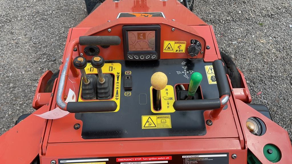 2017 DITCH WITCH SK1050 MINI SKID LOADER