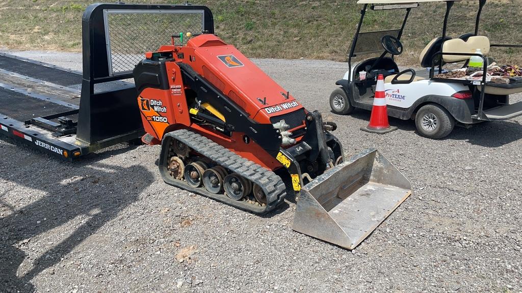 2017 DITCH WITCH SK1050 MINI SKID LOADER