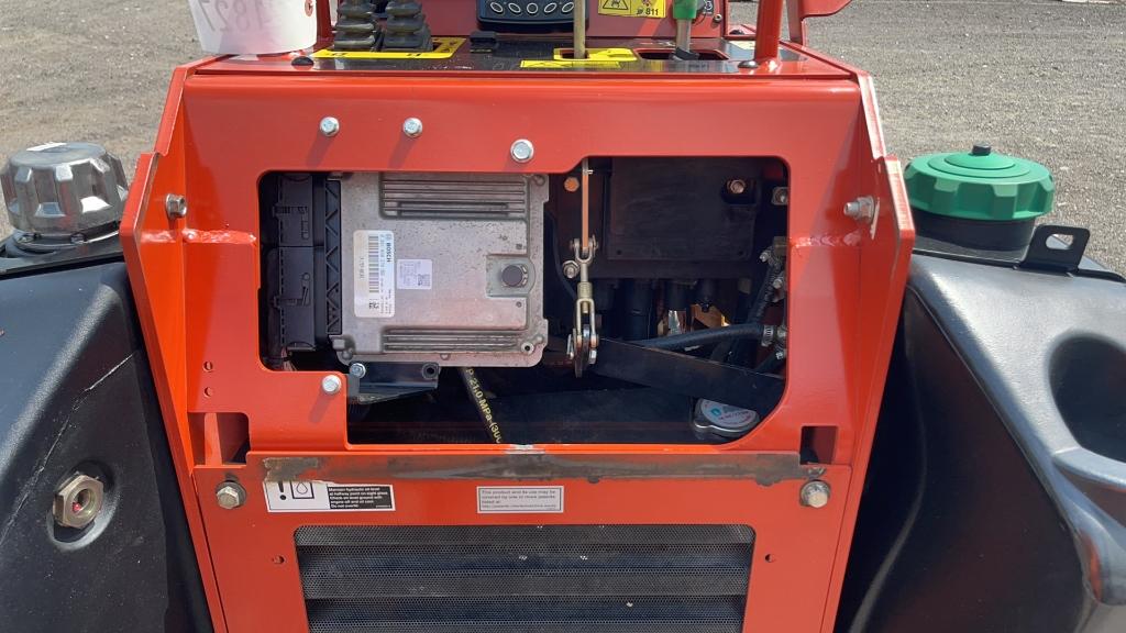 2017 DITCH WITCH SK1050 MINI SKID LOADER