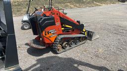 2017 DITCH WITCH SK1050 MINI SKID LOADER