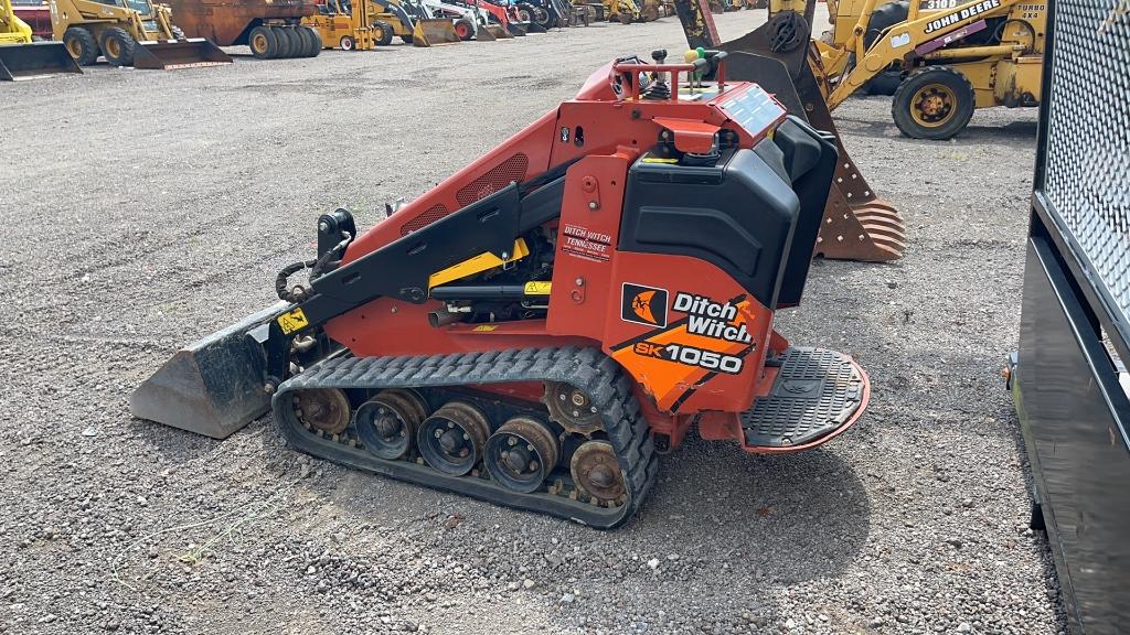 2017 DITCH WITCH SK1050 MINI SKID LOADER