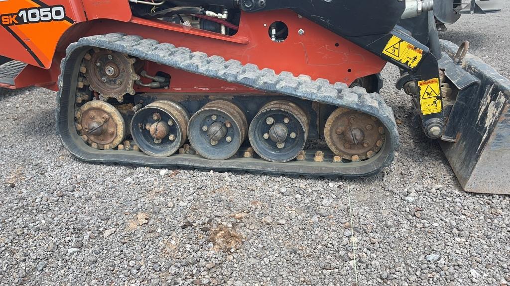 2017 DITCH WITCH SK1050 MINI SKID LOADER