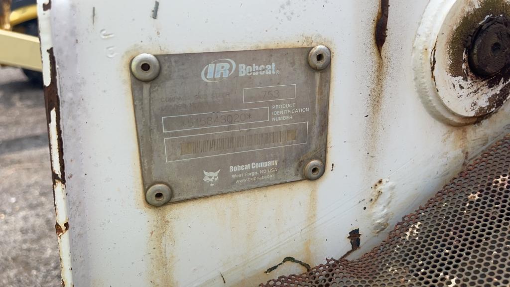 BOBCAT 753 SKID STEER
