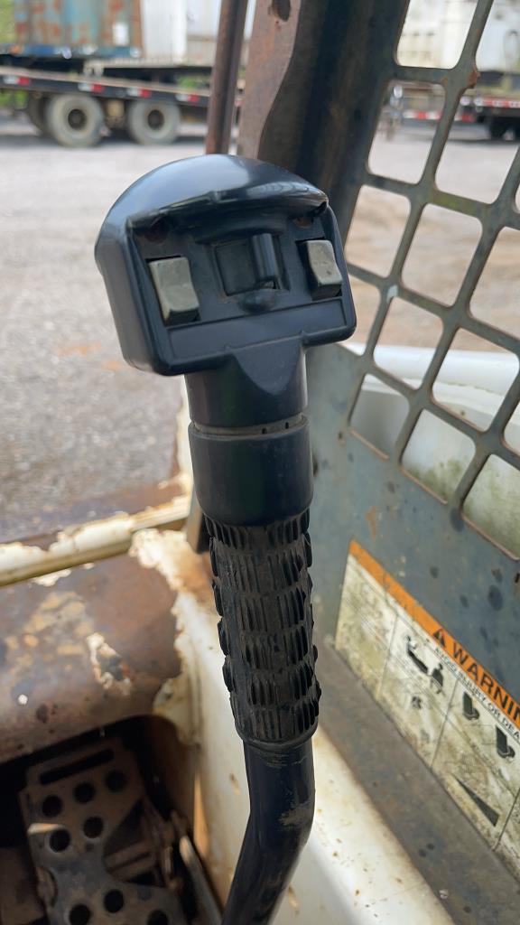 BOBCAT 753 SKID STEER