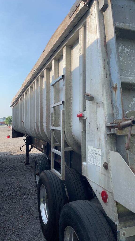 FRUEHAUF 32' TRI AXLE SEMI DUMP TRAILER