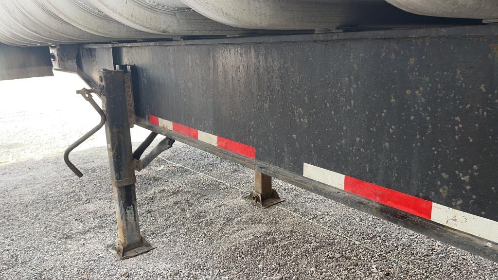 FRUEHAUF 32' TRI AXLE SEMI DUMP TRAILER