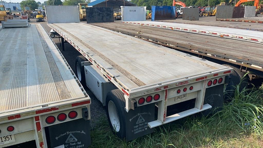 1989 EAST 45' SPREAD AXLE FLATBED SEMI TRAILER