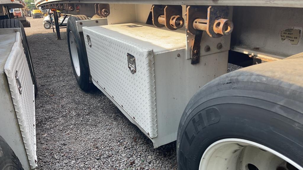 1989 EAST 45' SPREAD AXLE FLATBED SEMI TRAILER