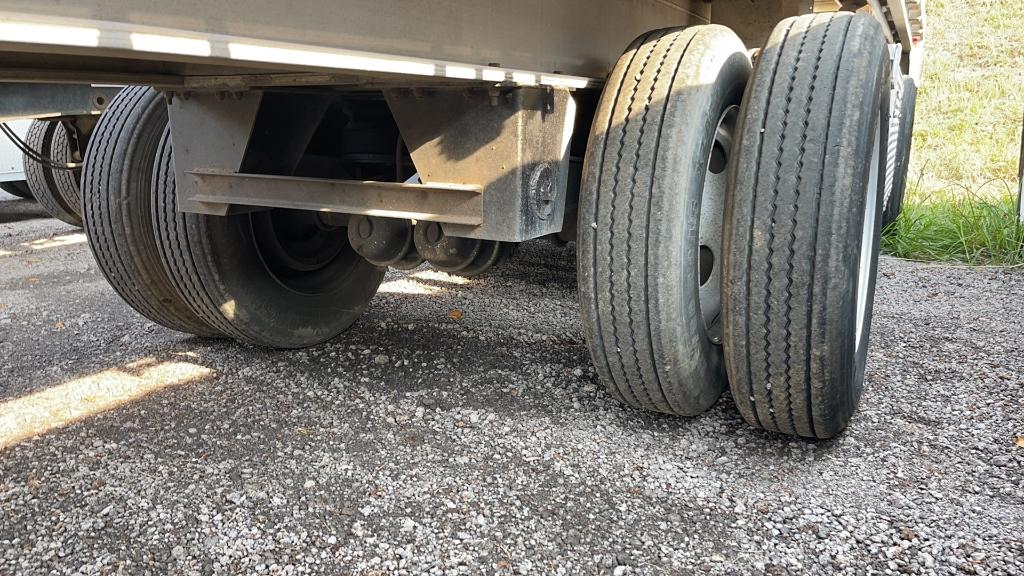1989 EAST 45' SPREAD AXLE FLATBED SEMI TRAILER
