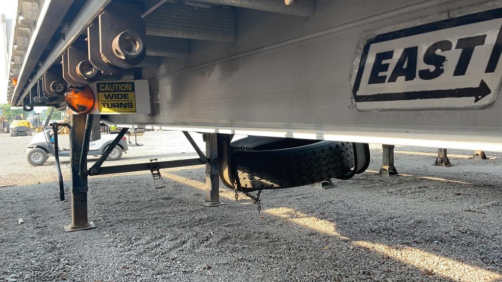 1989 EAST 45' SPREAD AXLE FLATBED SEMI TRAILER