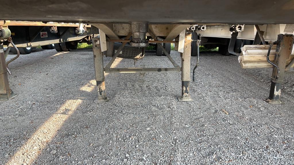 1989 EAST 45' SPREAD AXLE FLATBED SEMI TRAILER