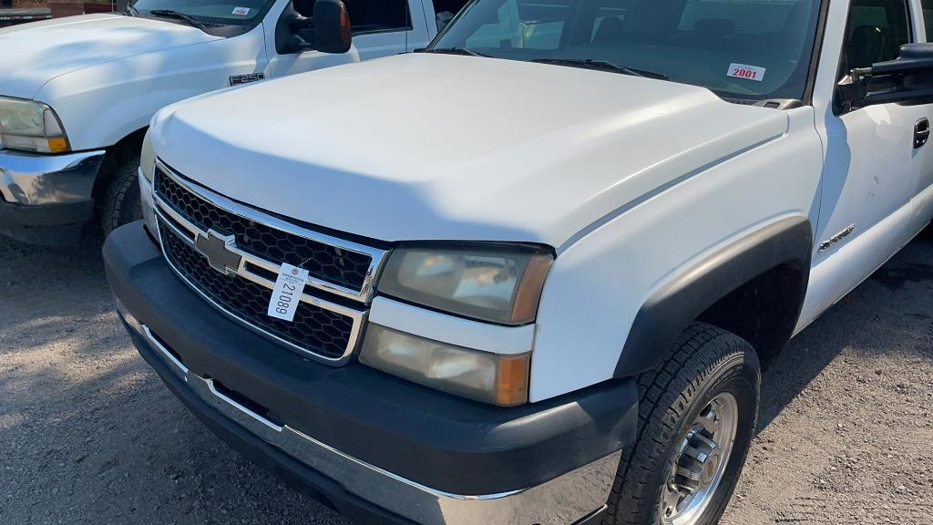 2006 CHEVY 2500HD 2WD CREW CAB SERVICE TRUCK