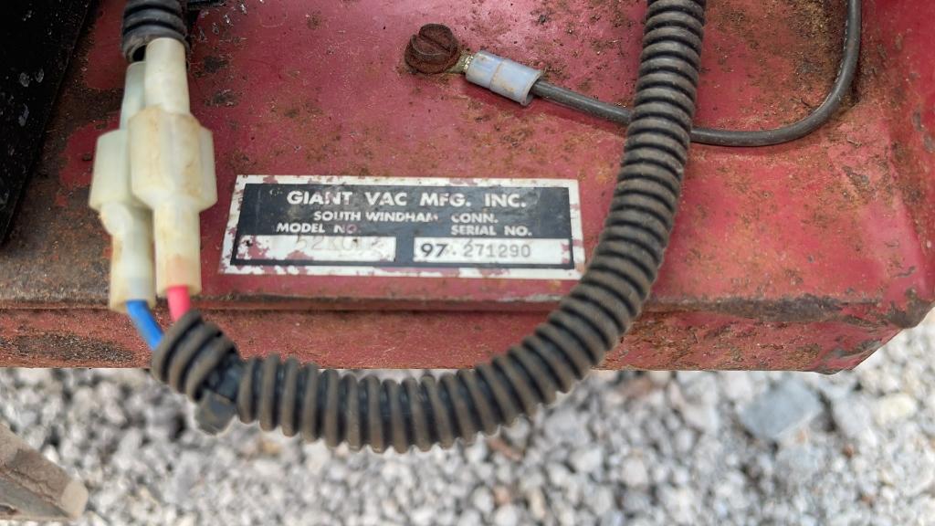 GIANT VAC TURF DOMINATOR WALK BEHIND MOWER