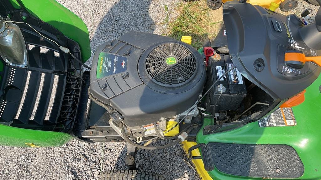 JOHN DEERE D140 RIDING MOWER