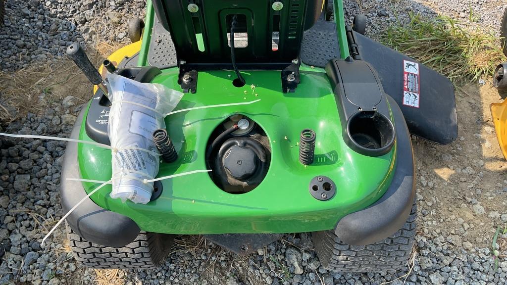 JOHN DEERE D140 RIDING MOWER