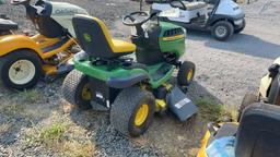 JOHN DEERE D140 RIDING MOWER
