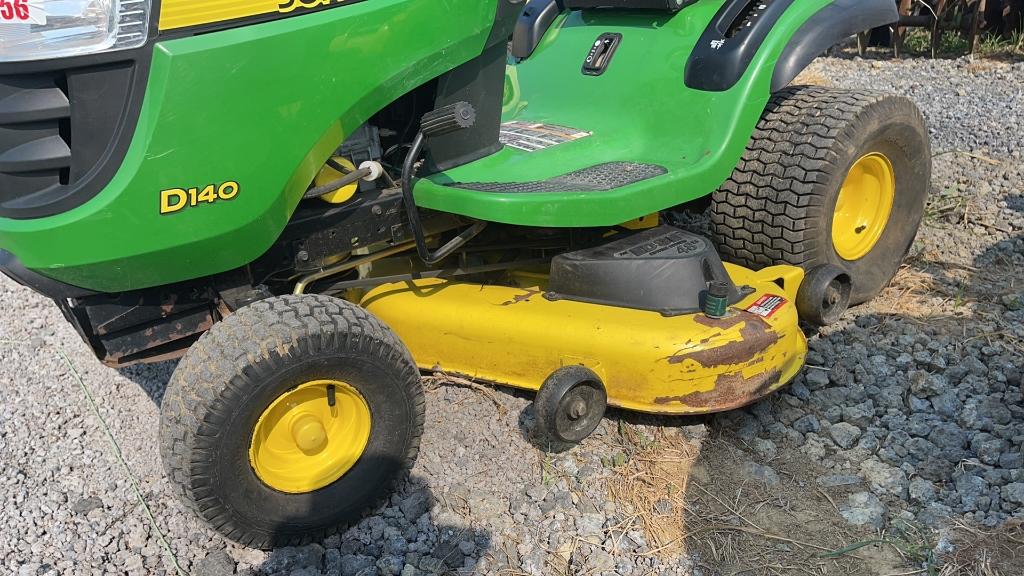 JOHN DEERE D140 RIDING MOWER