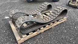 PAIR OF GETIT 300X74X52.5 EXCAVATOR TRACKS