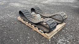 PAIR OF GETIT 300X74X52.5 EXCAVATOR TRACKS