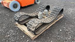 PAIR OF GETIT 300X74X52.5 EXCAVATOR TRACKS