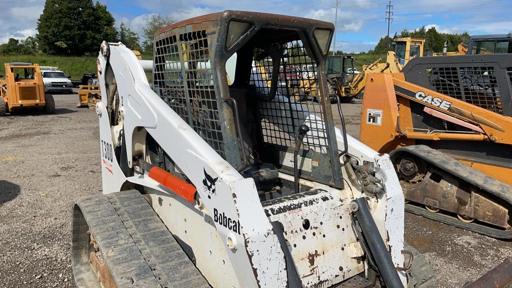 BOBCAT T300 SKID STEER