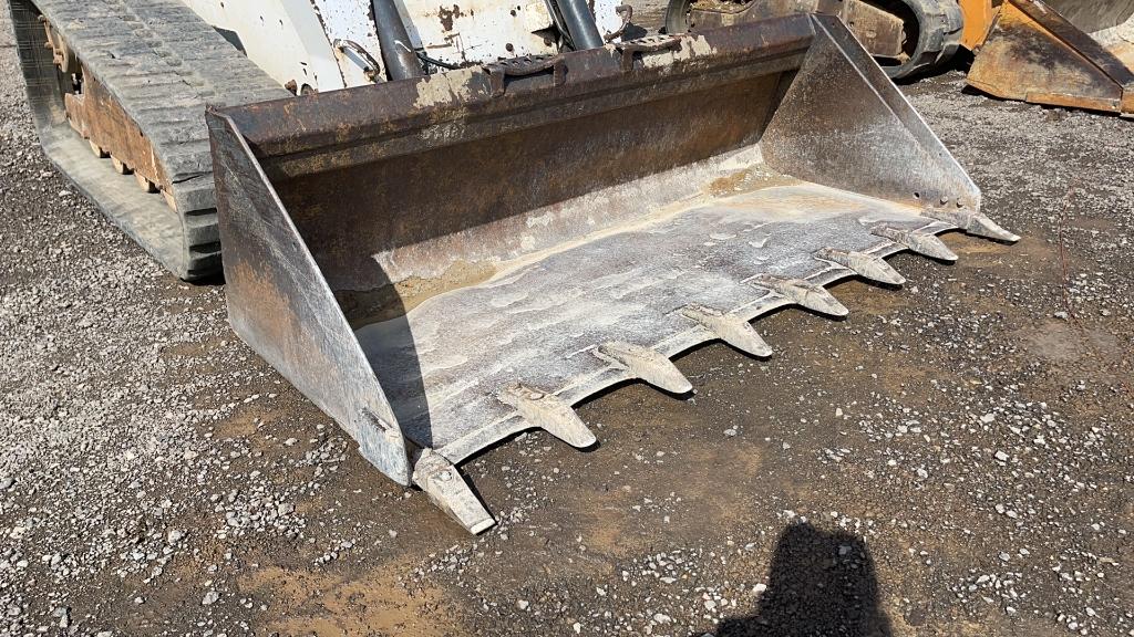 BOBCAT T300 SKID STEER
