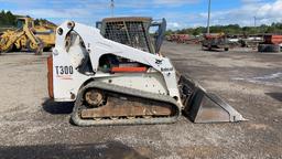 BOBCAT T300 SKID STEER