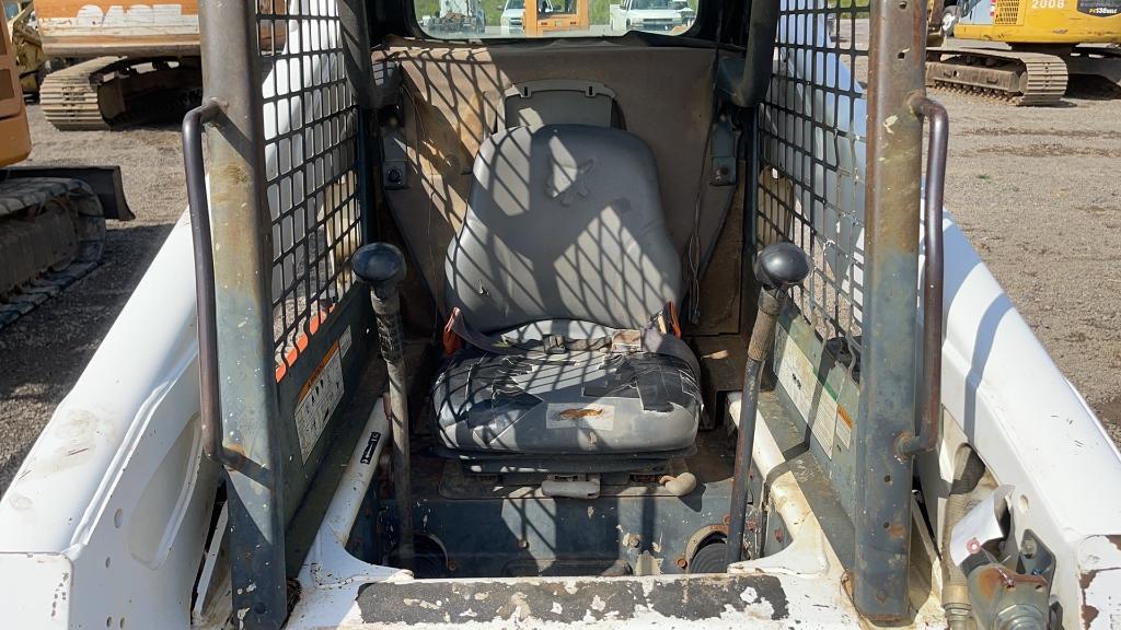 BOBCAT T300 SKID STEER