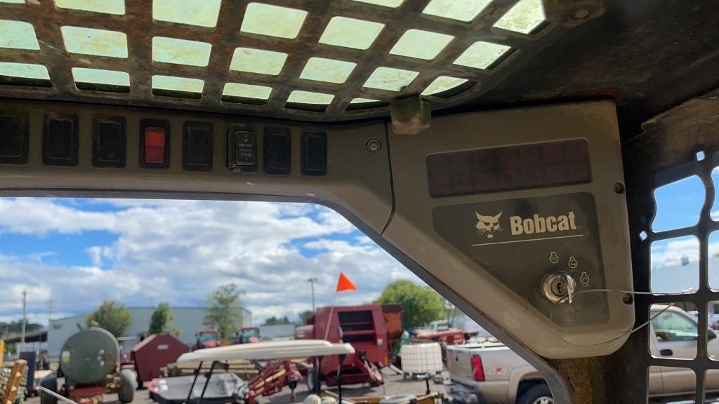 BOBCAT T300 SKID STEER