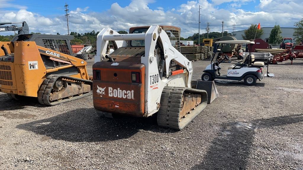 BOBCAT T300 SKID STEER