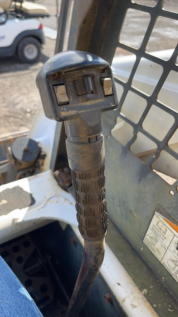 BOBCAT T300 SKID STEER