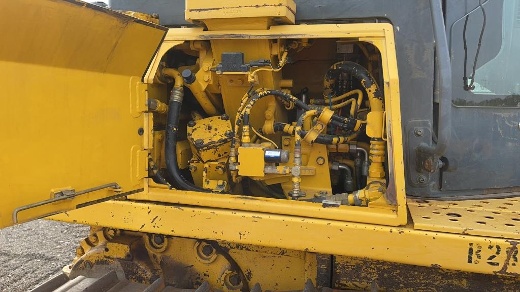 KOMATSU D61EX-15 DOZER