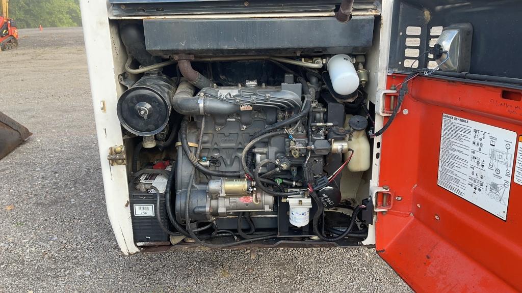 BOBCAT 753 SKID STEER