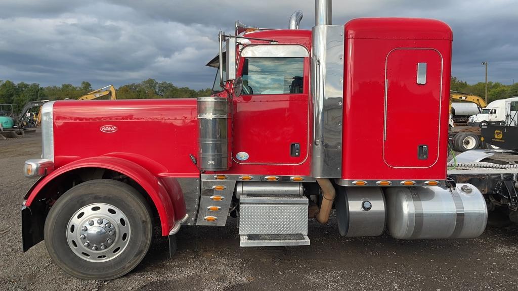 2014 PETERBILT 389 EXHD TANDEM AXLE ROAD TRACTOR