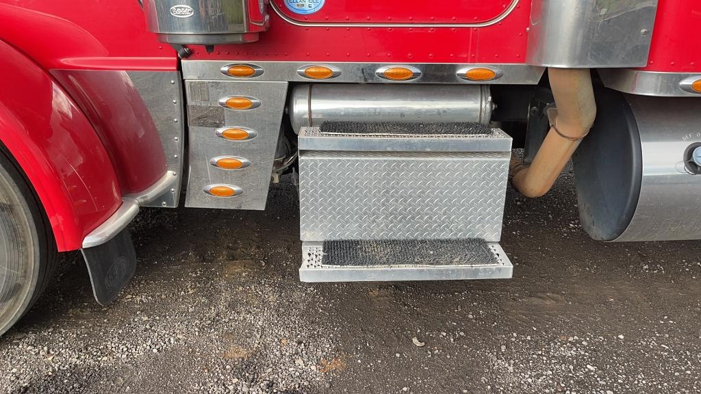 2014 PETERBILT 389 EXHD TANDEM AXLE ROAD TRACTOR