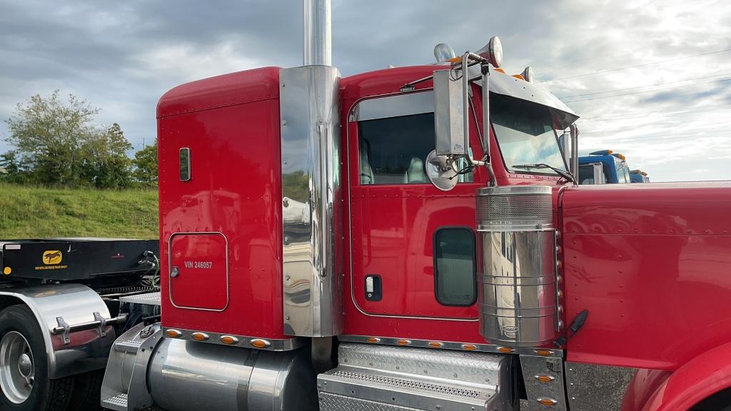2014 PETERBILT 389 EXHD TANDEM AXLE ROAD TRACTOR