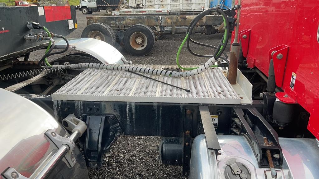 2014 PETERBILT 389 EXHD TANDEM AXLE ROAD TRACTOR