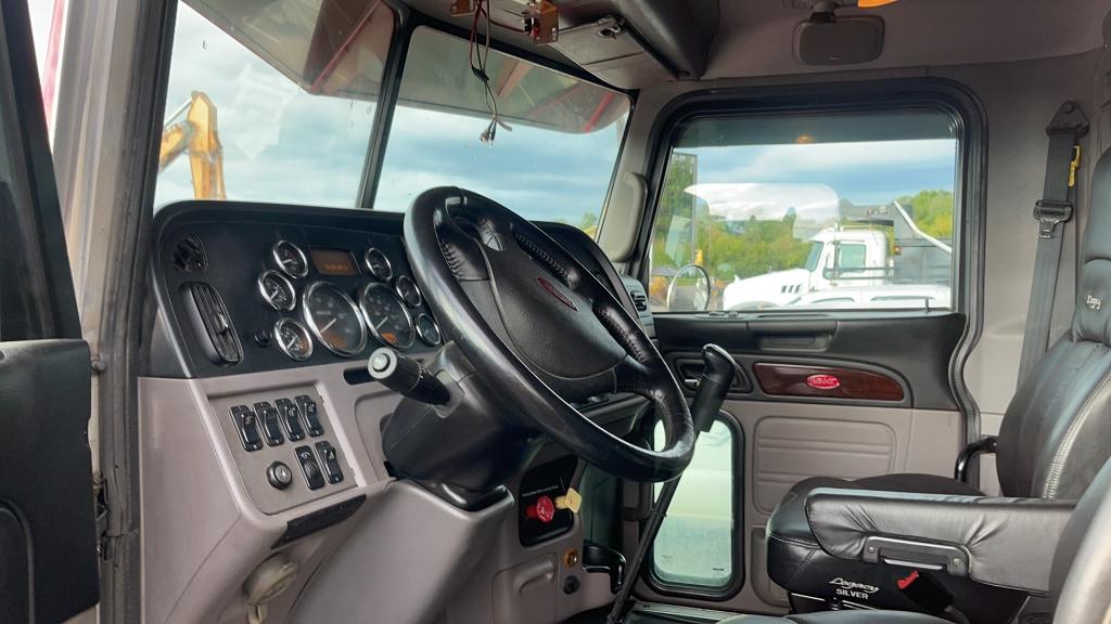 2014 PETERBILT 389 EXHD TANDEM AXLE ROAD TRACTOR
