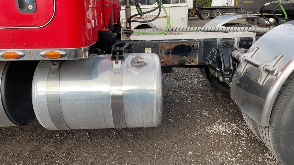 2014 PETERBILT 389 EXHD TANDEM AXLE ROAD TRACTOR