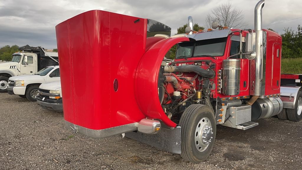 2014 PETERBILT 389 EXHD TANDEM AXLE ROAD TRACTOR