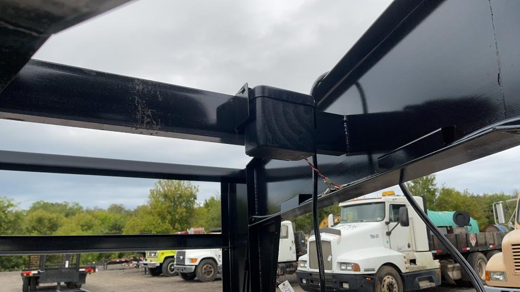 2021 P AND T 25' FLATBED GOOSNECK TRAILER