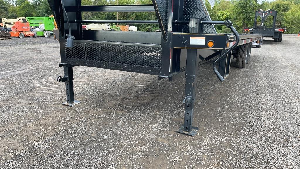 2021 P AND T 25' FLATBED GOOSNECK TRAILER