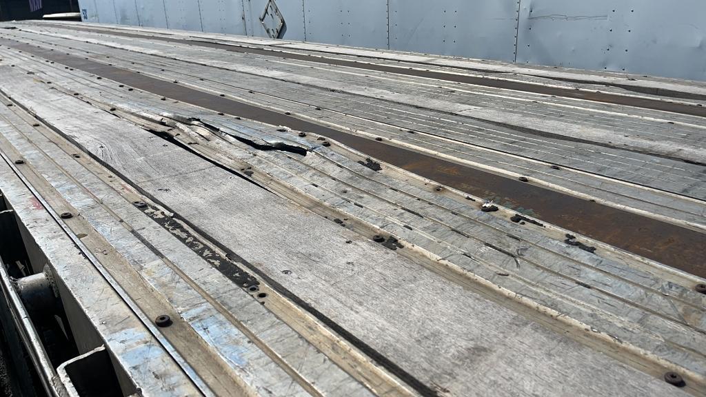 1996 UTILITY 48' FLATBED SEMI TRAILER
