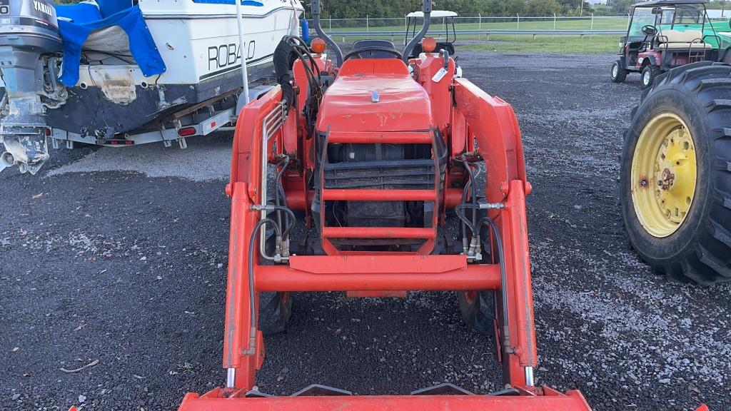 KUBOTA L4400 TRACTOR
