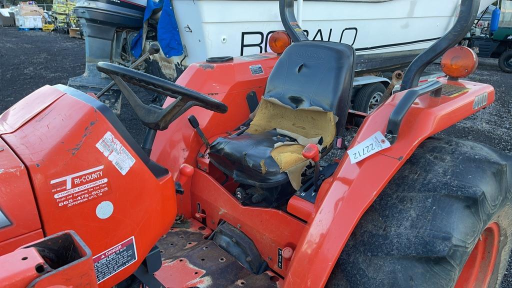 KUBOTA L4400 TRACTOR