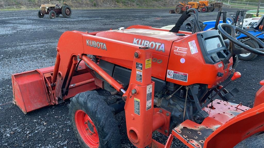 KUBOTA L4400 TRACTOR