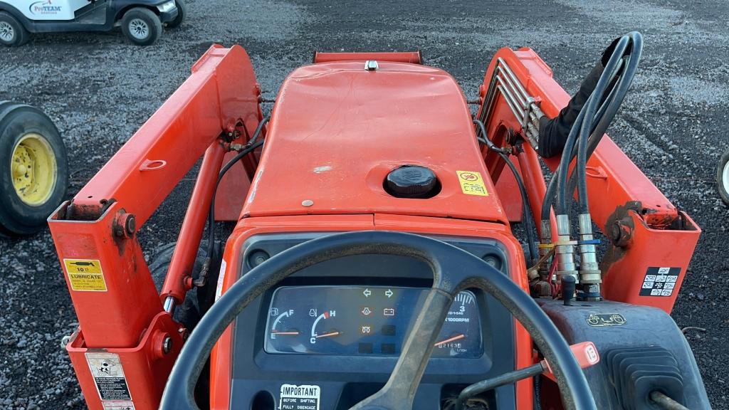 KUBOTA L4400 TRACTOR